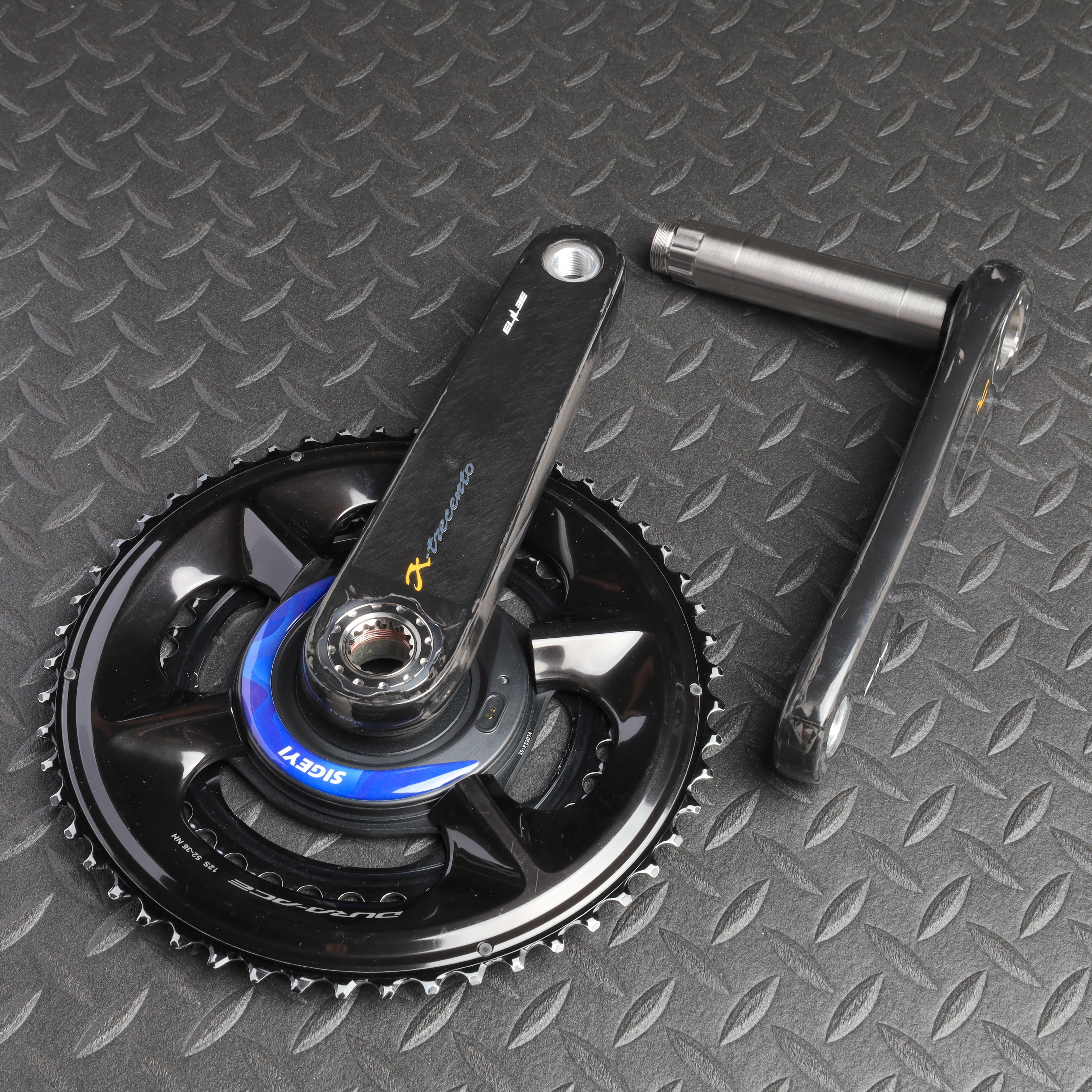 ELILEE / X-trecento カーボンクランクアーム チタニウムスピンドル(φ24mm)