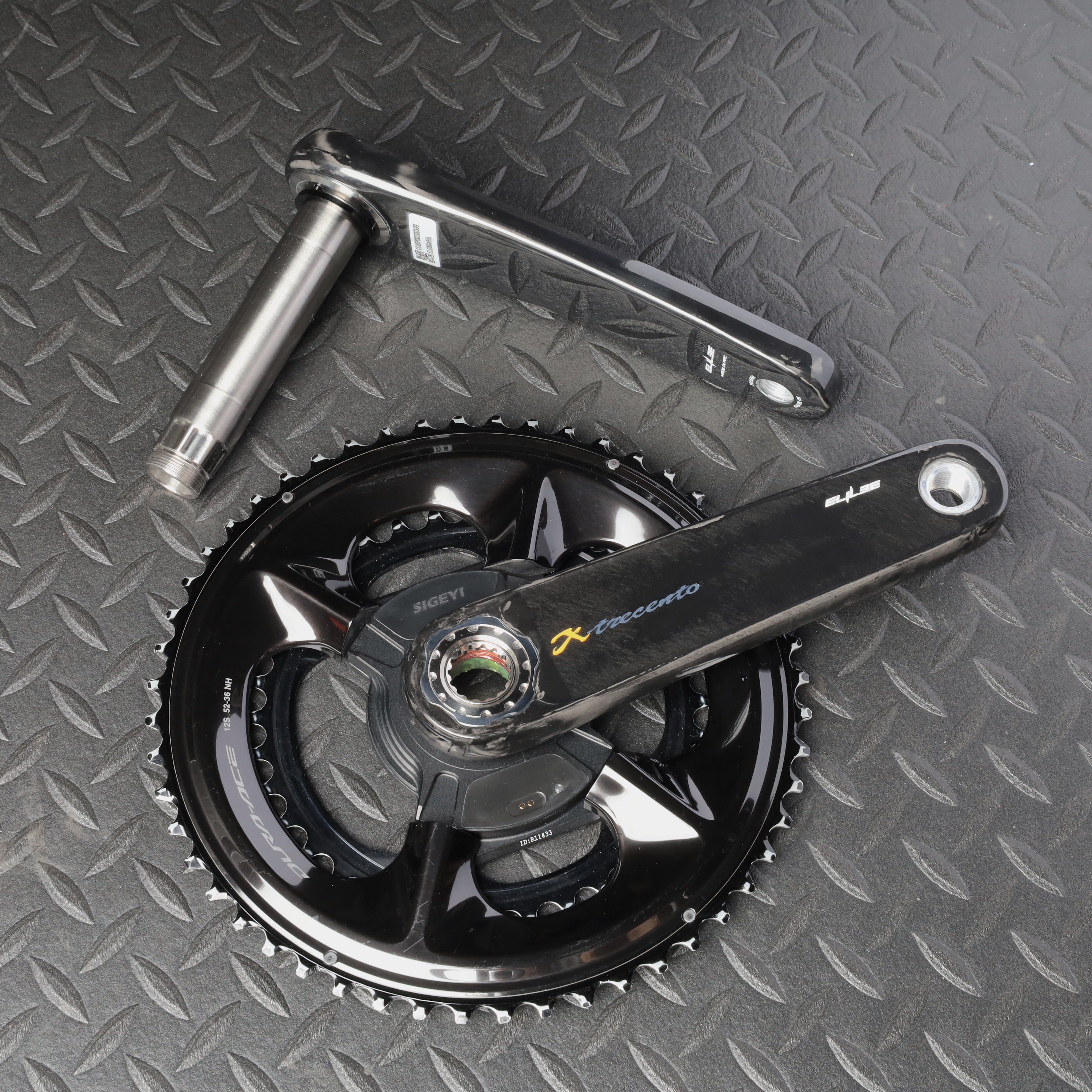 ELILEE / X-trecento カーボンクランクアーム チタニウムスピンドル(φ24mm)